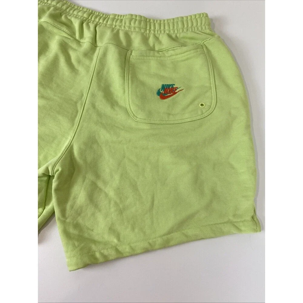 Nike NSW Sportswear Essentials+ French Terry shorts embroidered Neon Green XXL